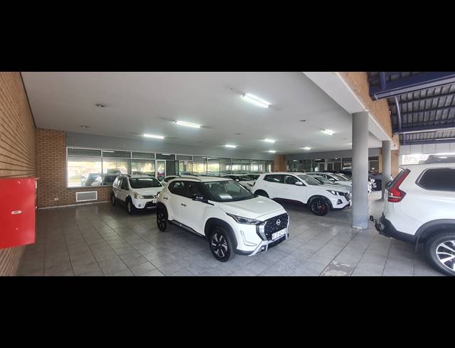 3,999M² SHOWROOM FOR SALE IN BENONI CENTRAL